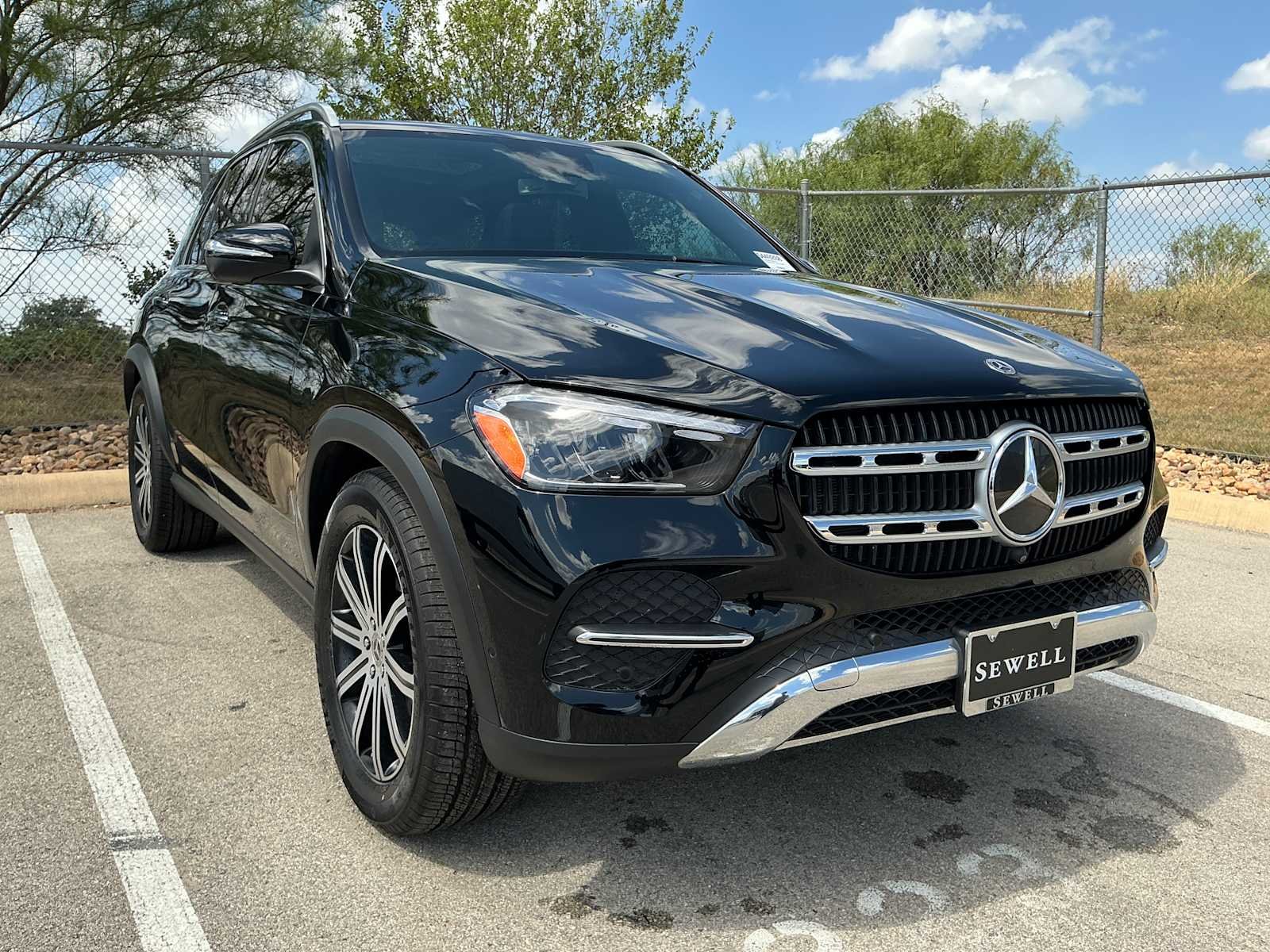 Used 2026  Mercedes-Benz GLE 350 image 3