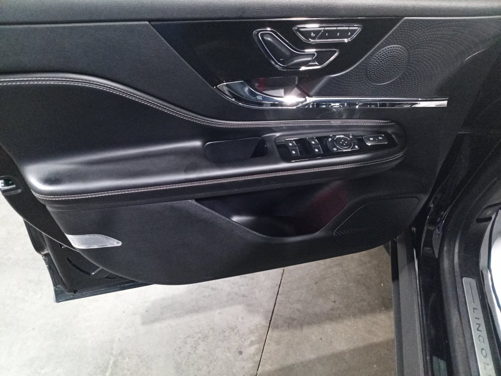 Used 2023 Black Lincoln Standard image 14