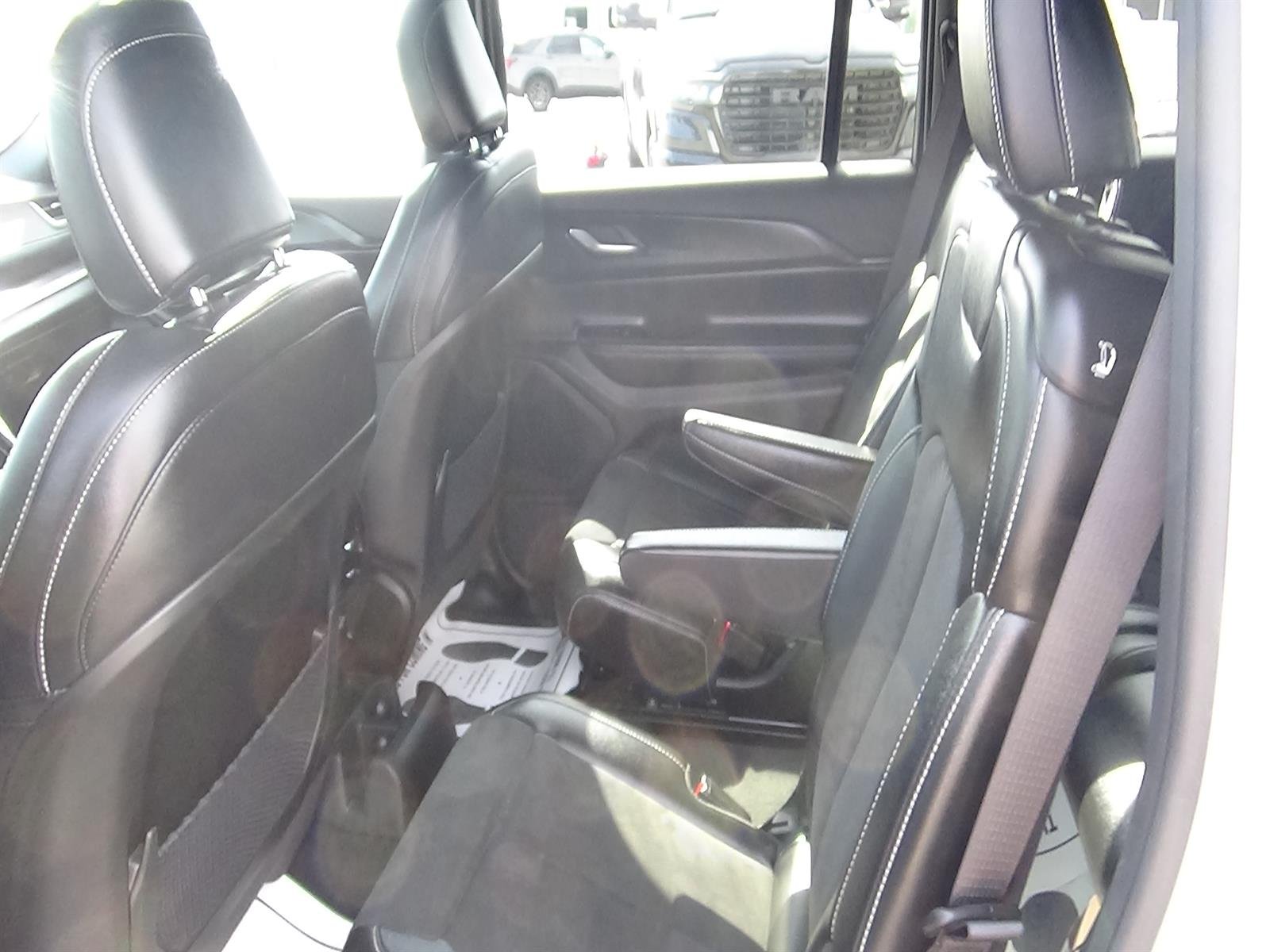 Certified Used 2025 Bright White Clear Coat (pw7) Jeep Altitude image 12