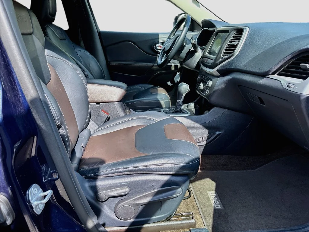 Used 2016 True Blue Jeep Limited image 25