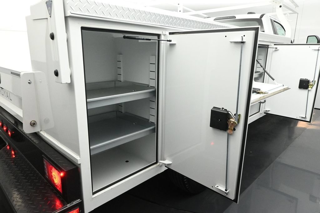 New 2026 Oxford White Ford XL image 25
