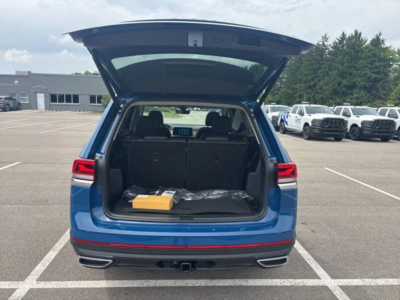 New 2026 Blue Volkswagen 2.0T SE w/Technology image 9