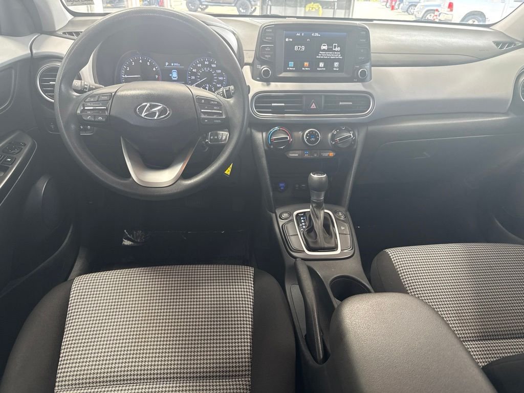 Used 2021 Red Hyundai SE image 11