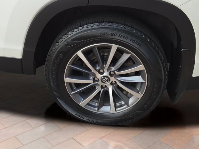 Used 2019 Blizzard Pearl Toyota XLE image 28