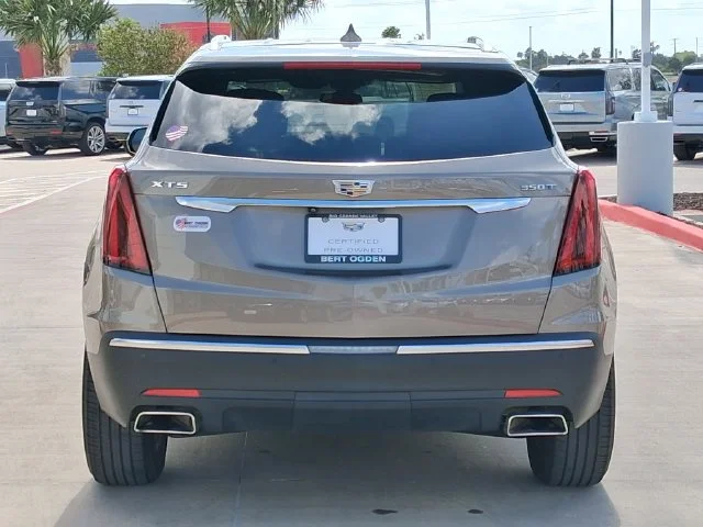 Used 2023  Cadillac Luxury image 5