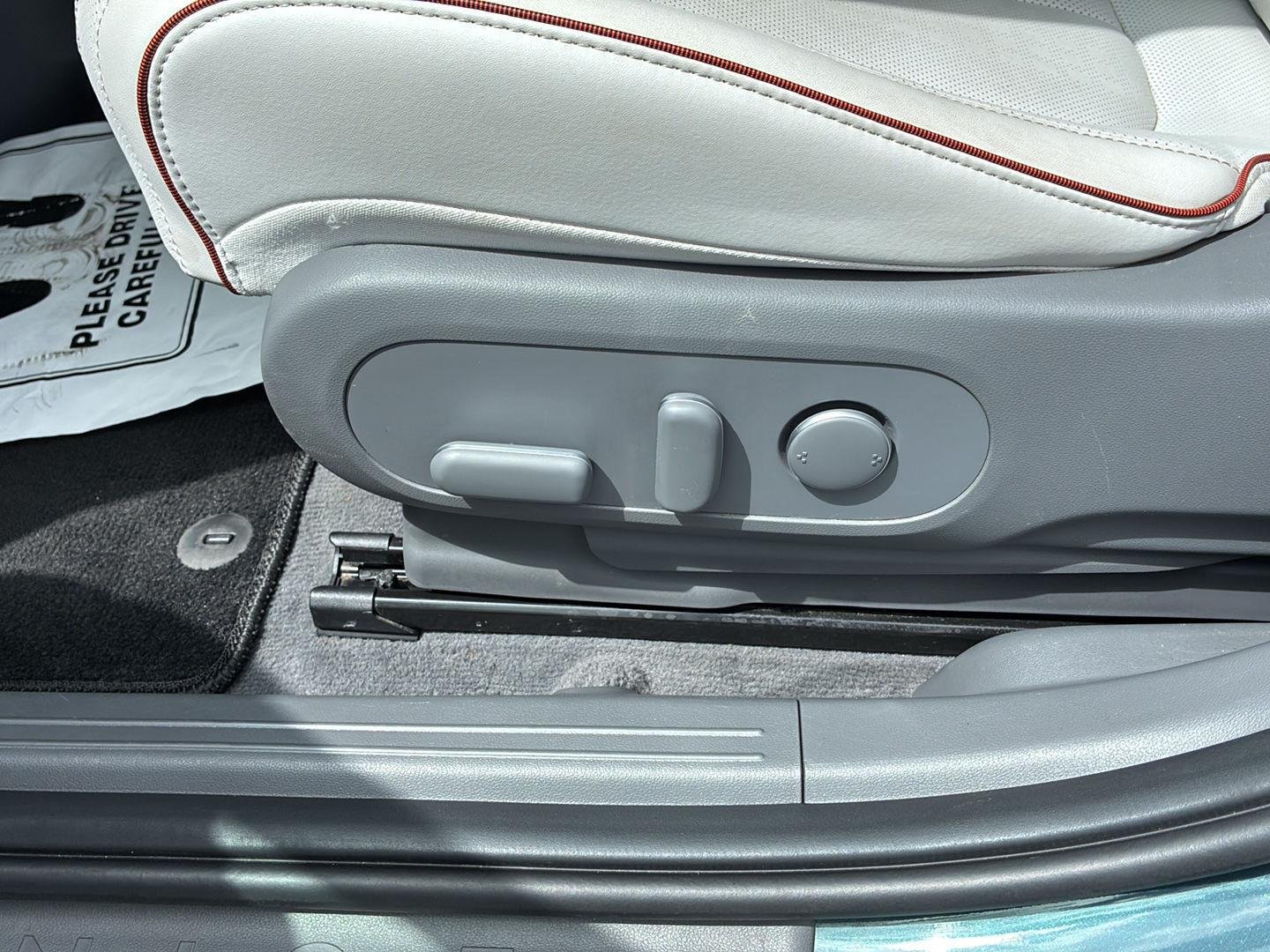 Used 2023 Digital Teal Hyundai SEL image 13