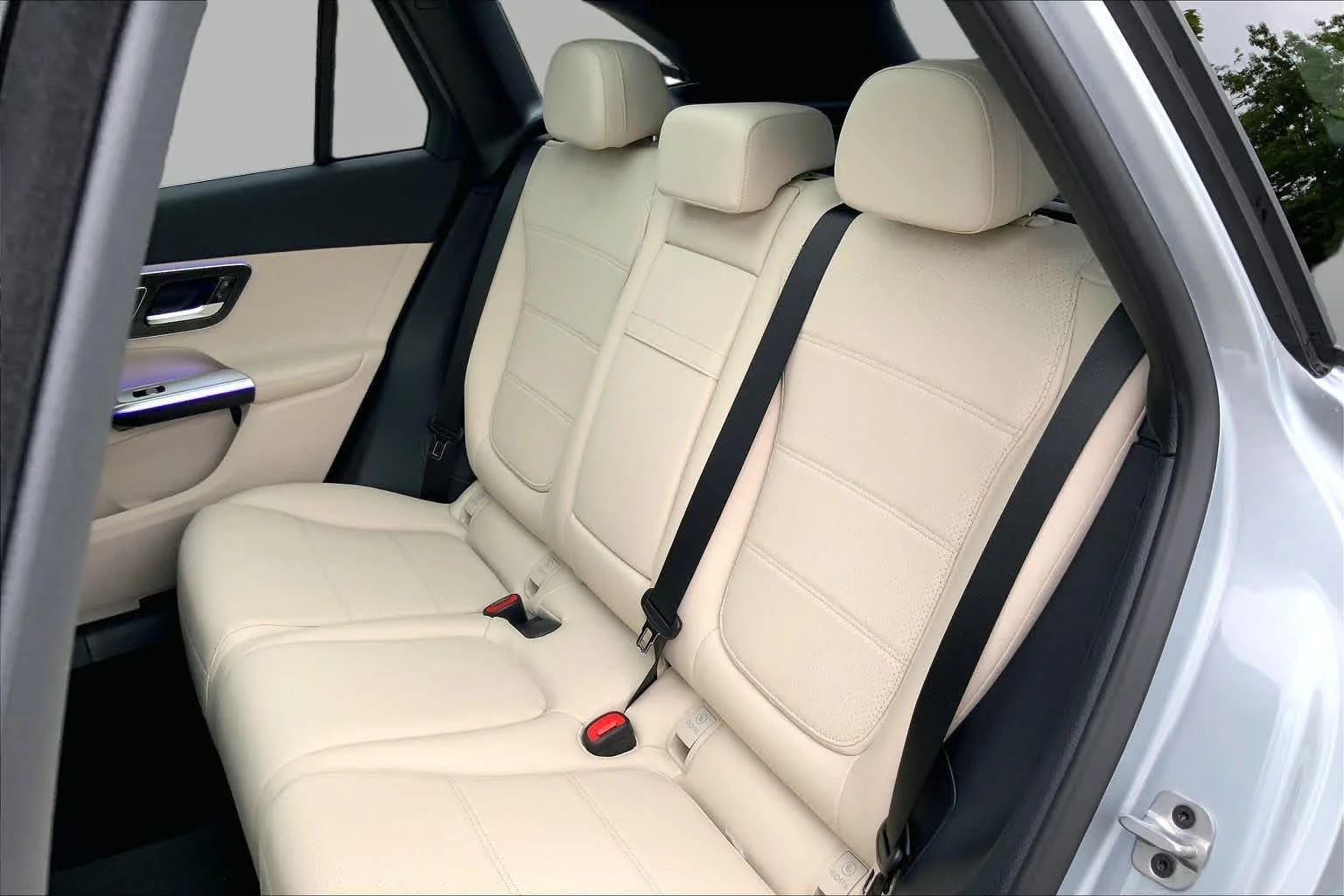 New 2026 Cirrus Silver Metallic Mercedes-Benz GLC 300 image 13