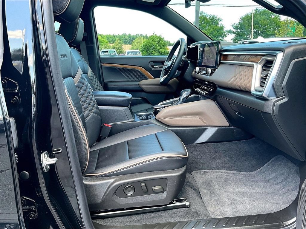 Used 2025 Onyx Black GMC Denali image 20