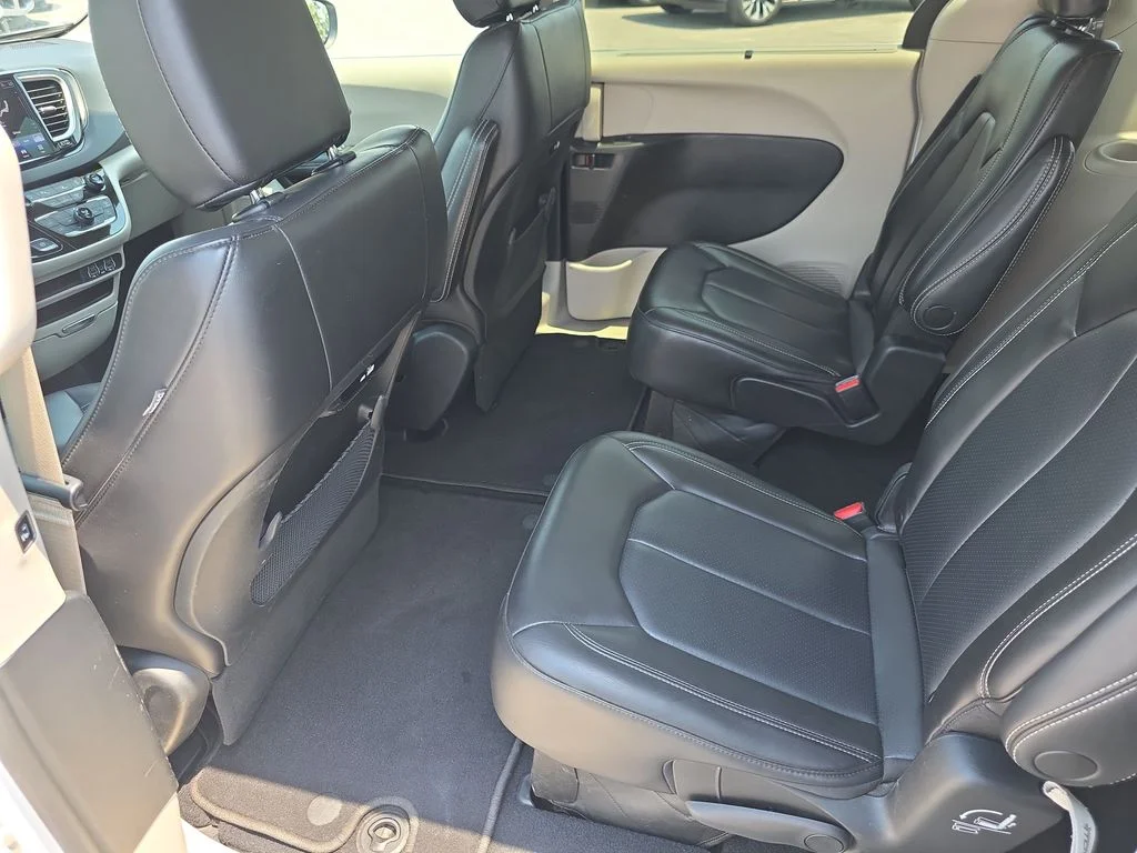 Used 2023 White Chrysler Touring L image 29