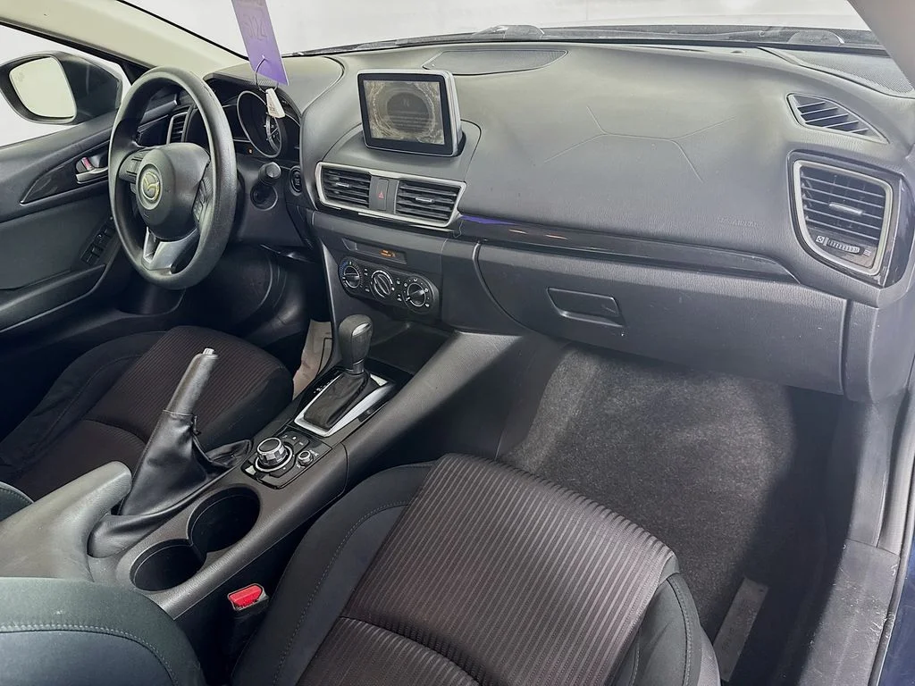 Used 2016 Blue Mazda i Sport image 33