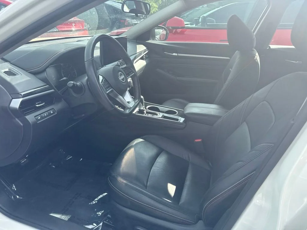 Used 2023 White Nissan 2.5 SR image 3
