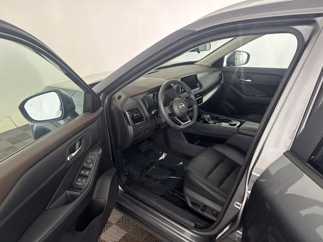 Used 2023 Gray Nissan SV image 26