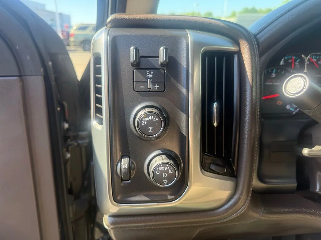 Used 2018 Black Chevrolet LTZ image 13