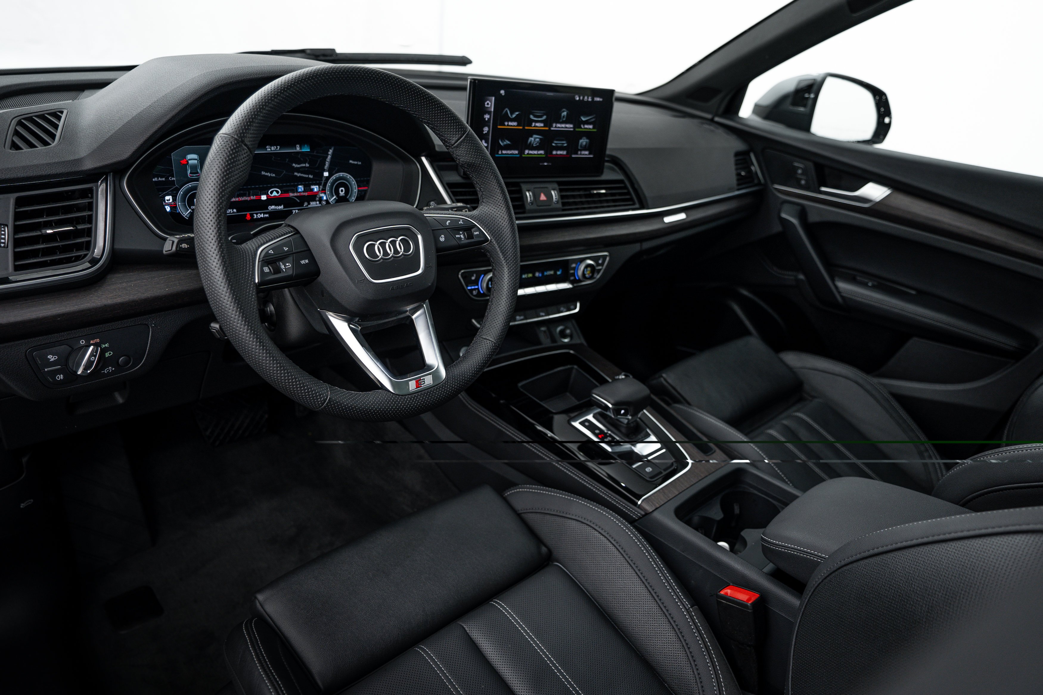 Certified Used 2025 Daytona Gray Pearl Effect Audi S line Premium Plus image 8