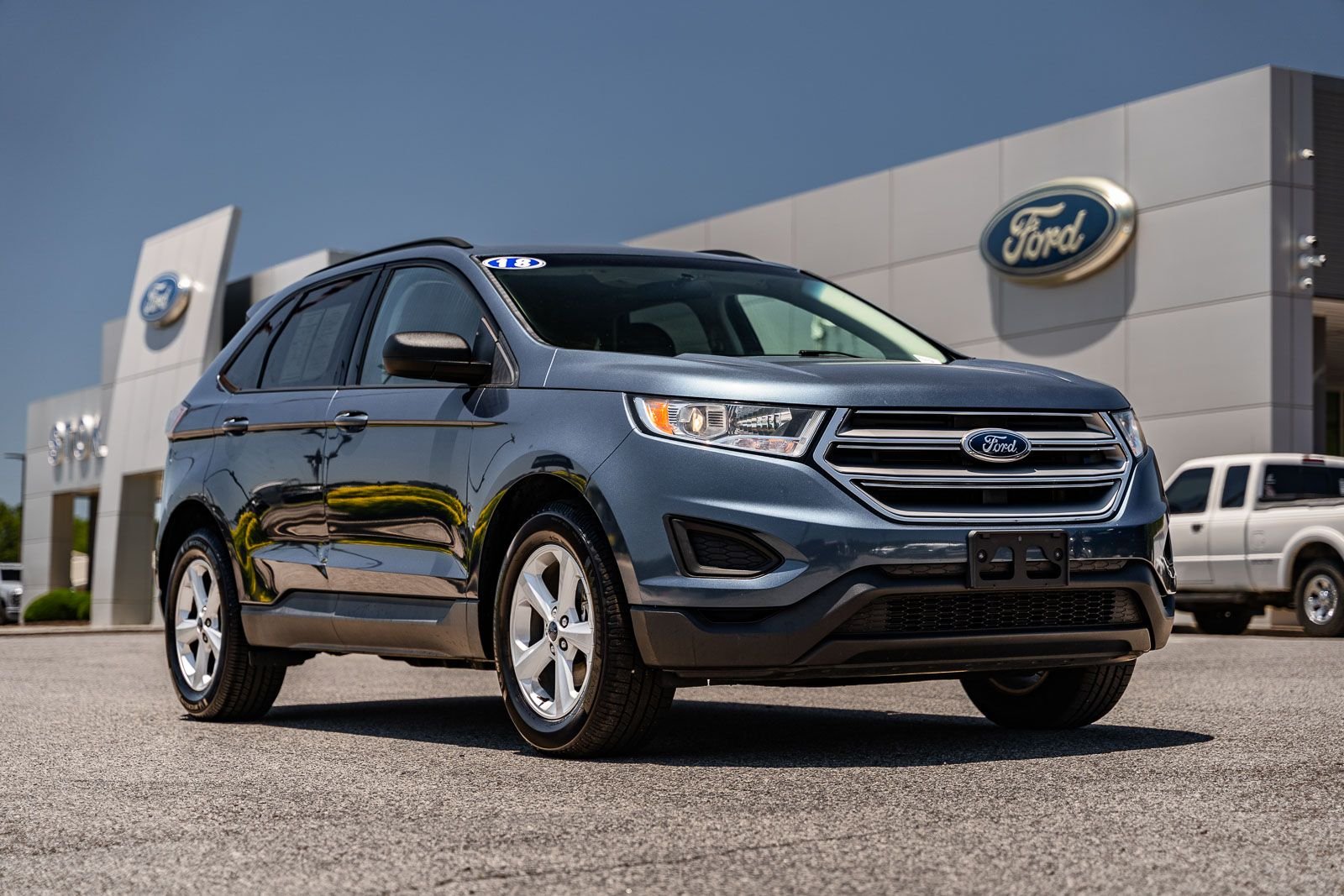 2018 Ford Edge SE's photo