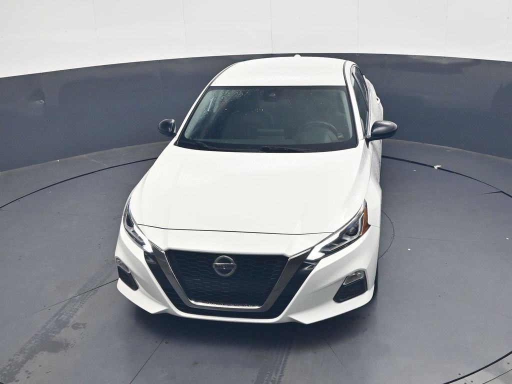 Used 2022 White Nissan 2.5 SR image 34