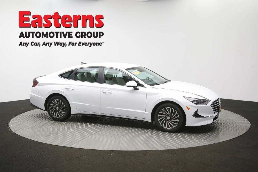 Used 2023 White Hyundai SEL image 46