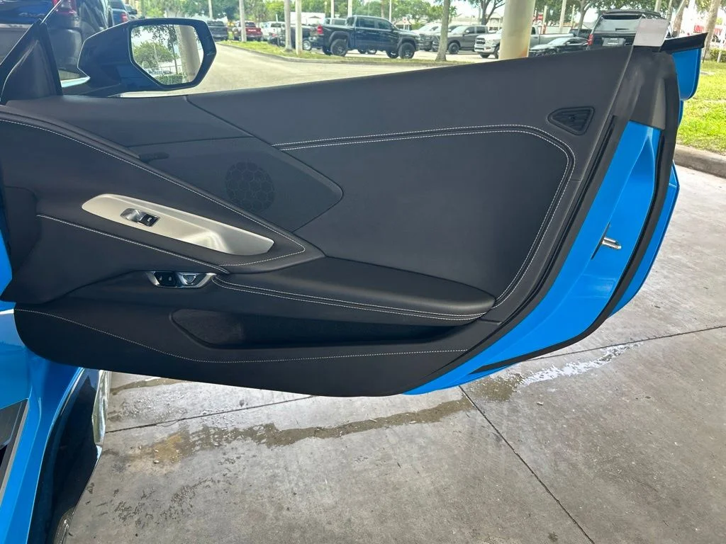Used 2025 Blue Chevrolet Z06 image 24