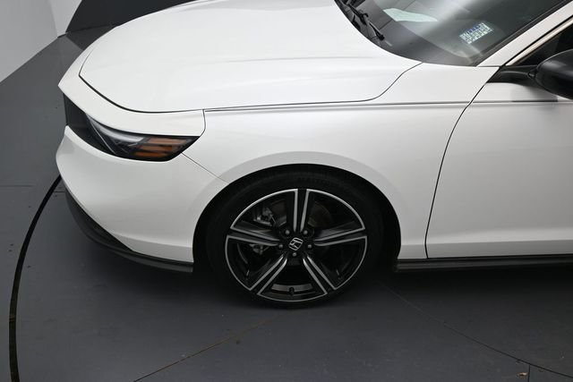 Used 2024 Platinum White Pearl Honda Sport image 8
