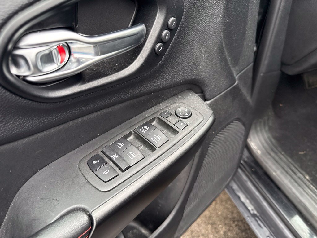 Used 2022 Black Jeep Trailhawk image 21