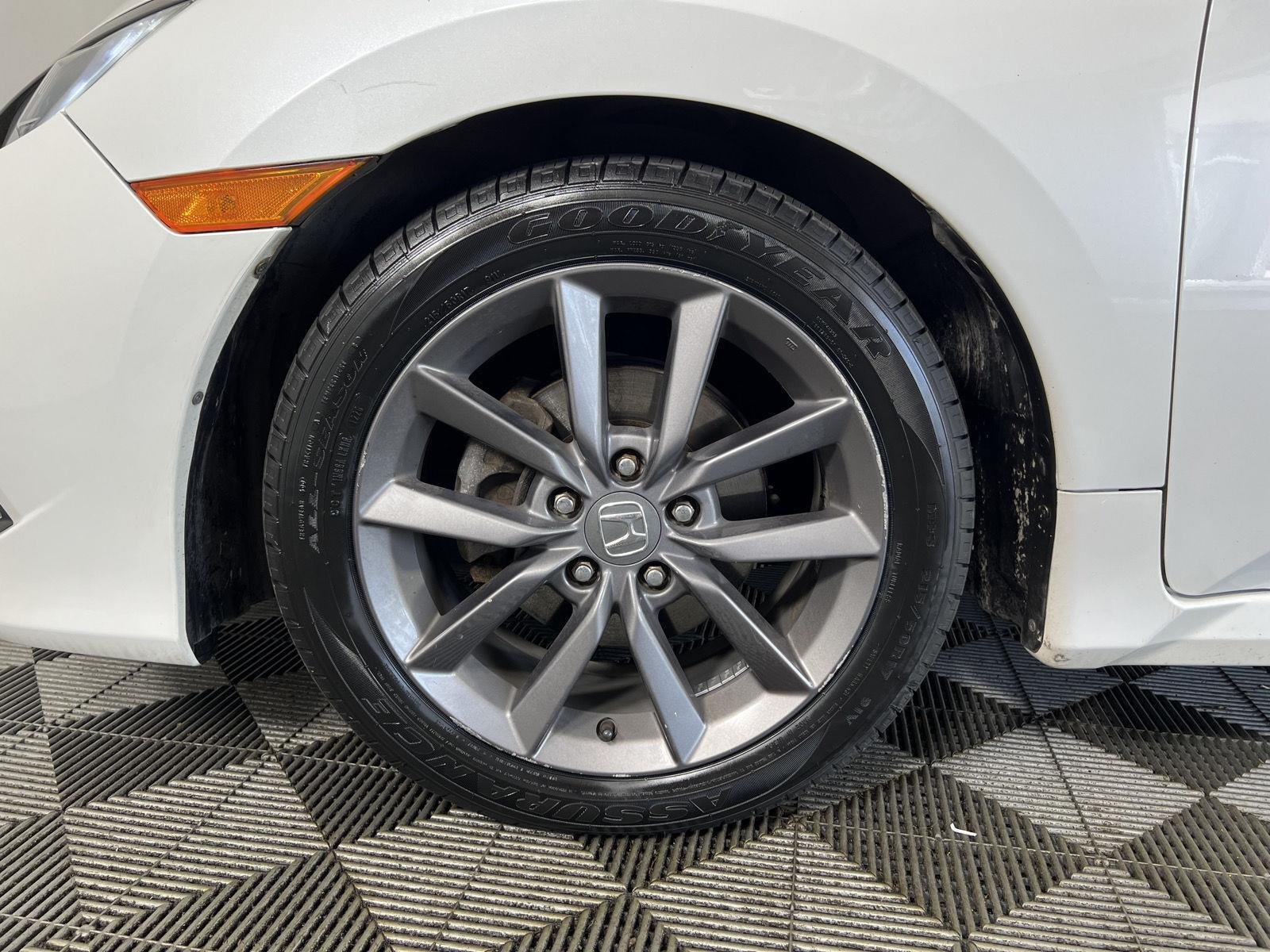 Used 2019 Platinum White Pearl Honda EX image 30