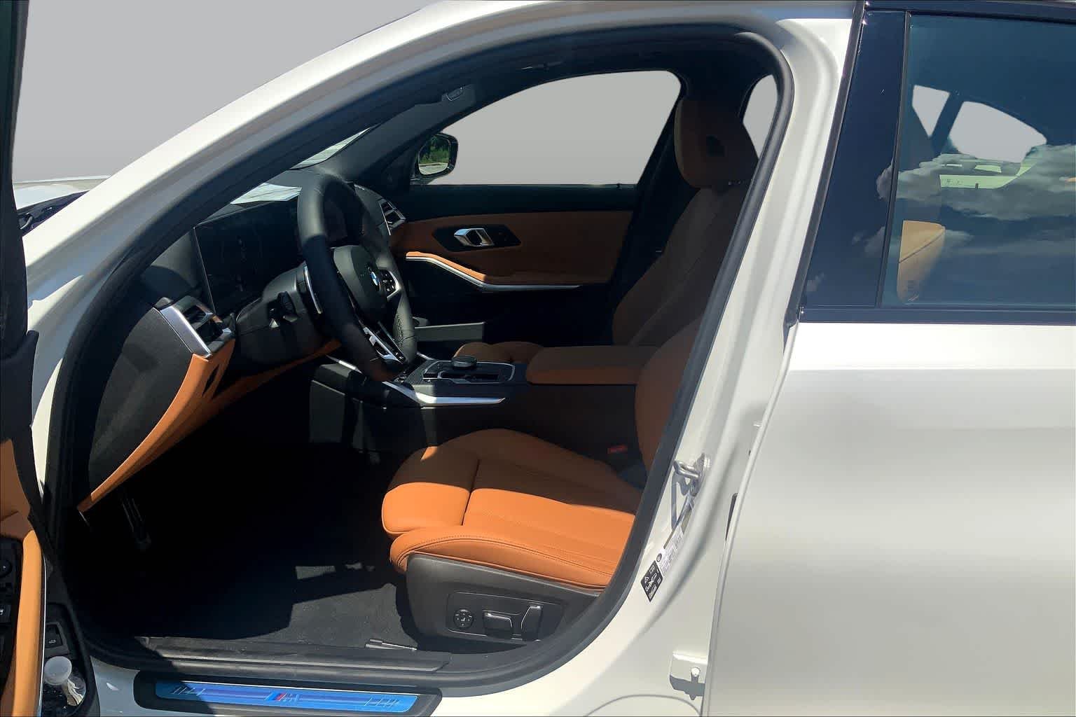 2025 BMW 3 Series 330i - Photo 7