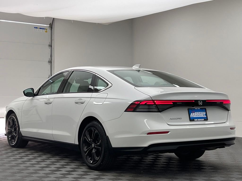 Used 2024 White Honda EX image 11
