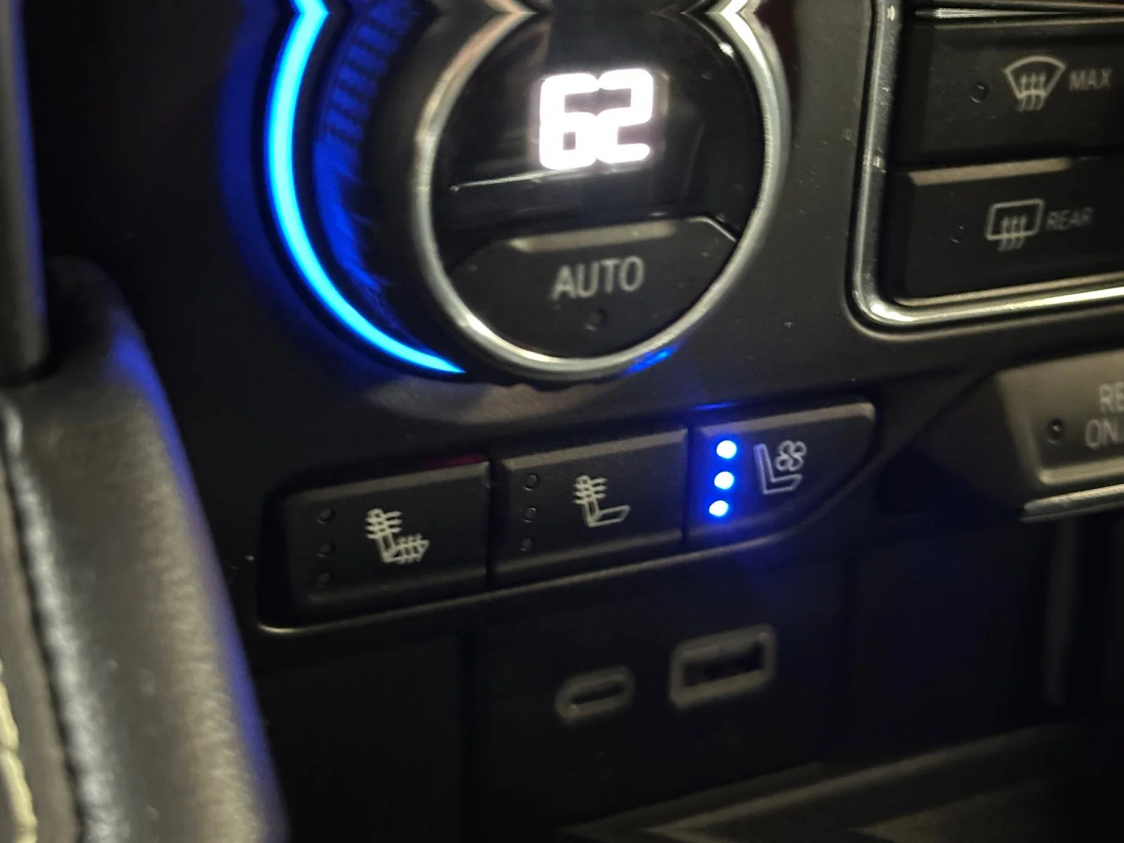 Used 2023 Black Chevrolet Premier image 26