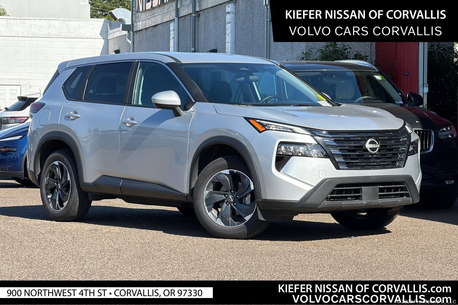 2025 Nissan Rogue SV FWD's photo