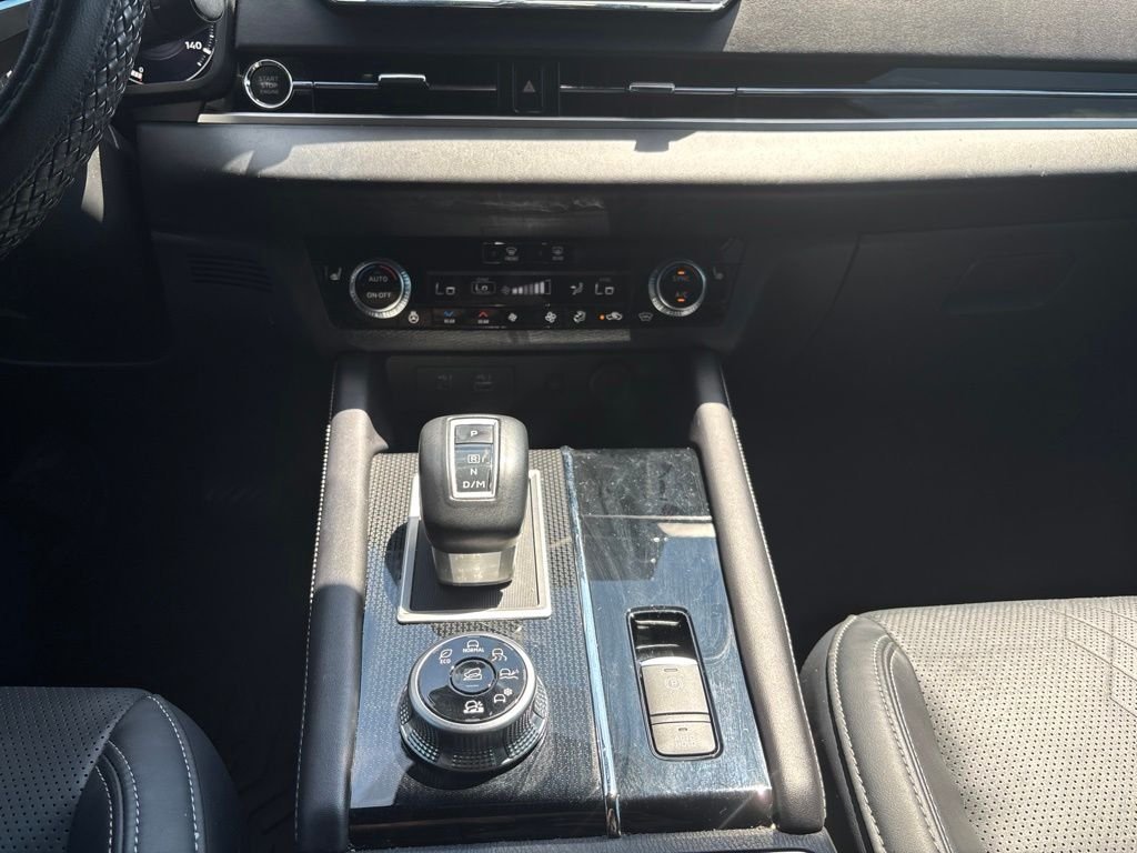 Used 2024 Gray Mitsubishi SEL Platinum Edition image 20