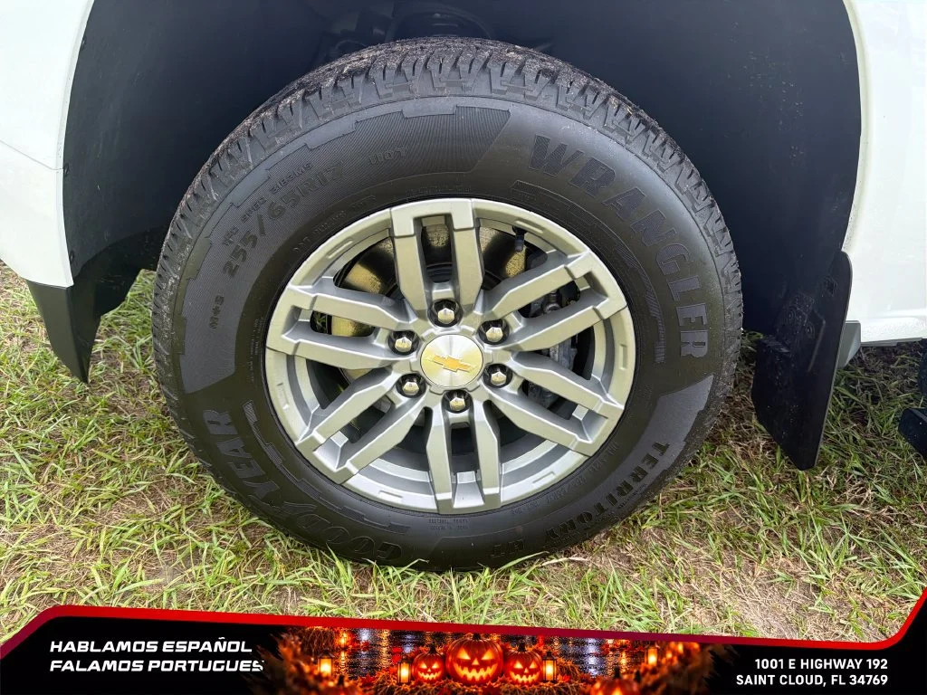 2024 Chevrolet Colorado LT - Photo 10