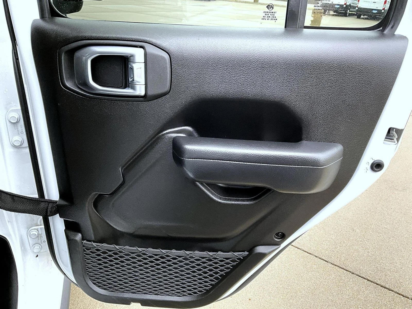 Used 2025 White/off-white Jeep Rubicon image 18
