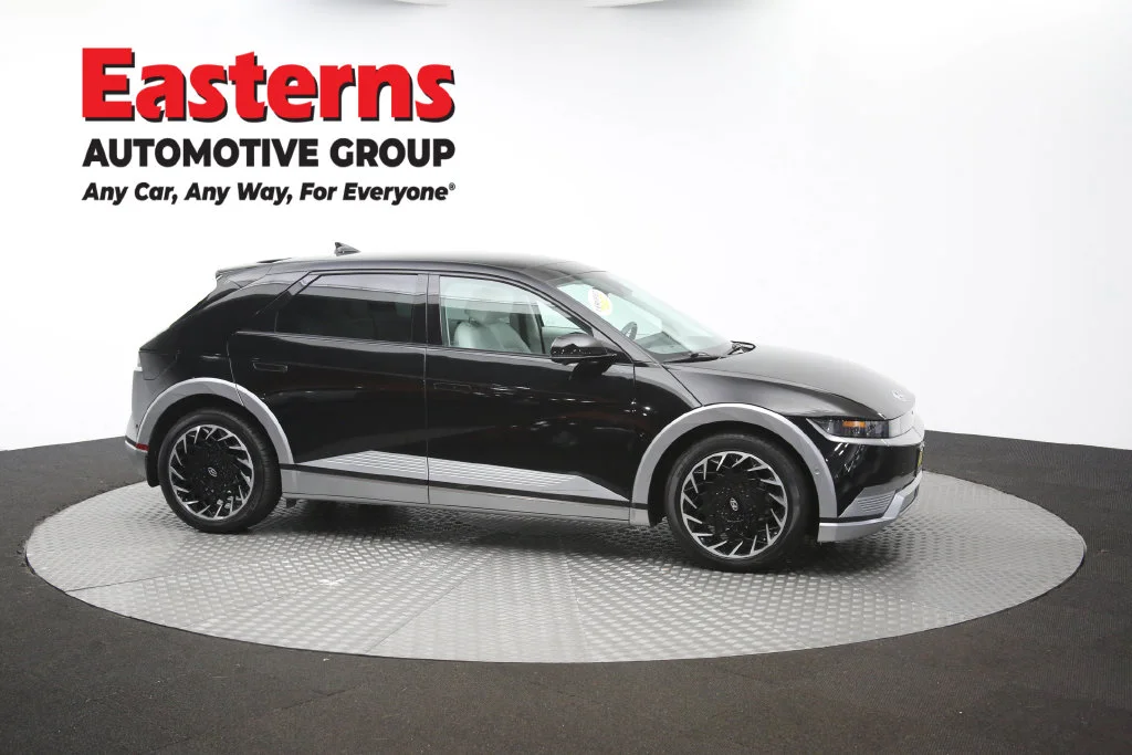 Used 2023 Black Hyundai Limited image 51