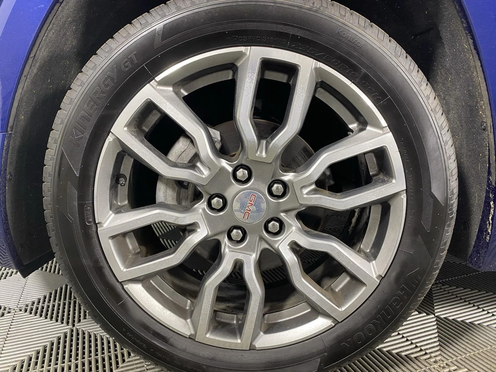 Used 2022 Marine Metallic GMC Denali image 12