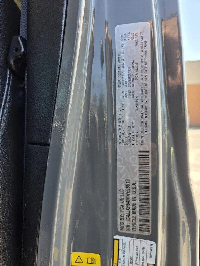 Used 2021 Sting-Gray Clearcoat Jeep Unlimited Sahara image 31