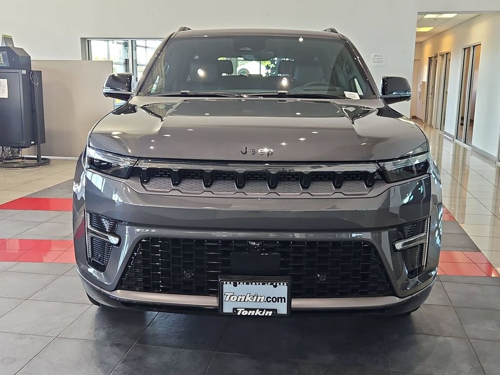 New 2026 Baltic-Gray Metallic Clear-Coat Exterior Paint Jeep Limited Reserve image 9