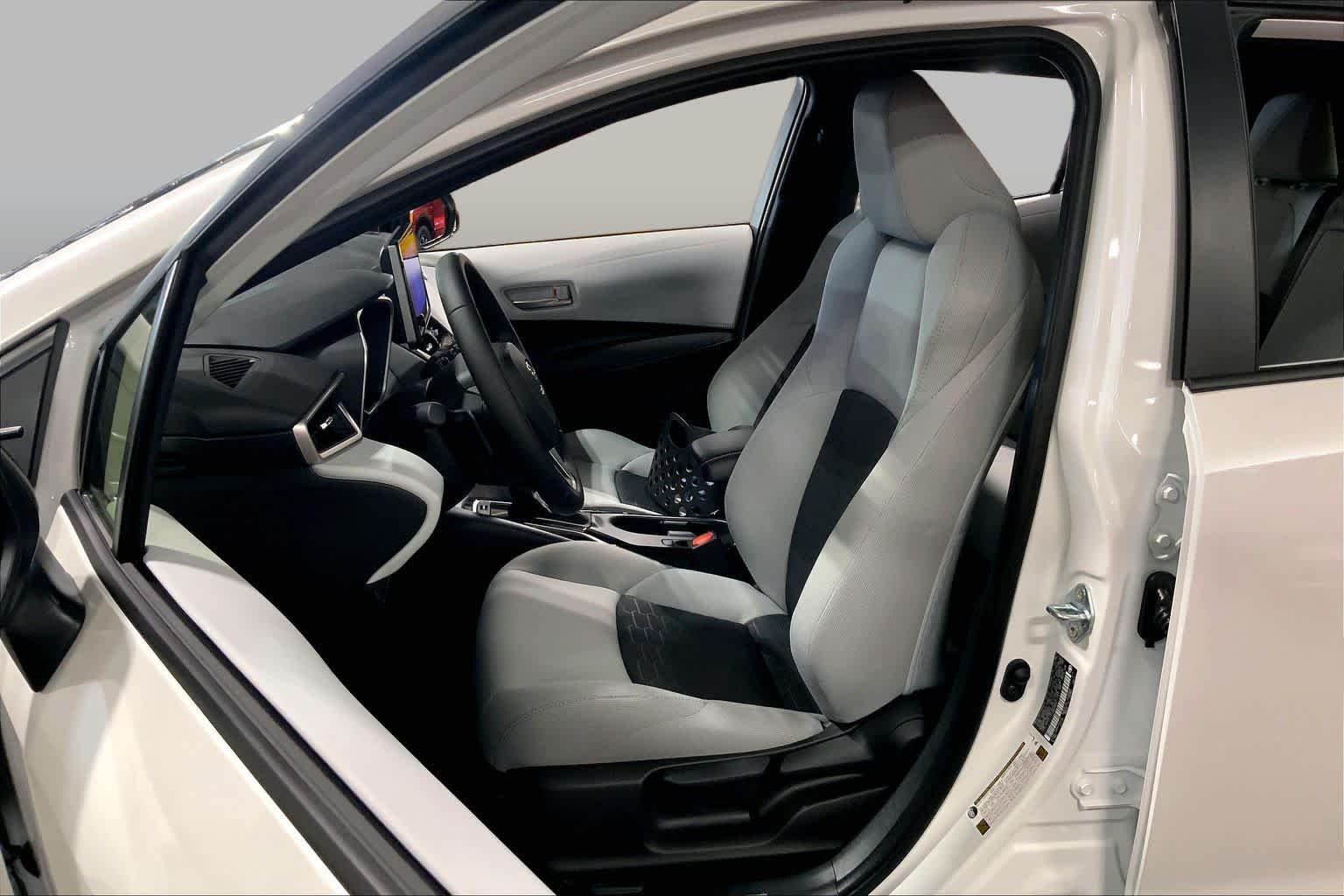 New 2026 Wind Chill Pearl Toyota SE image 9