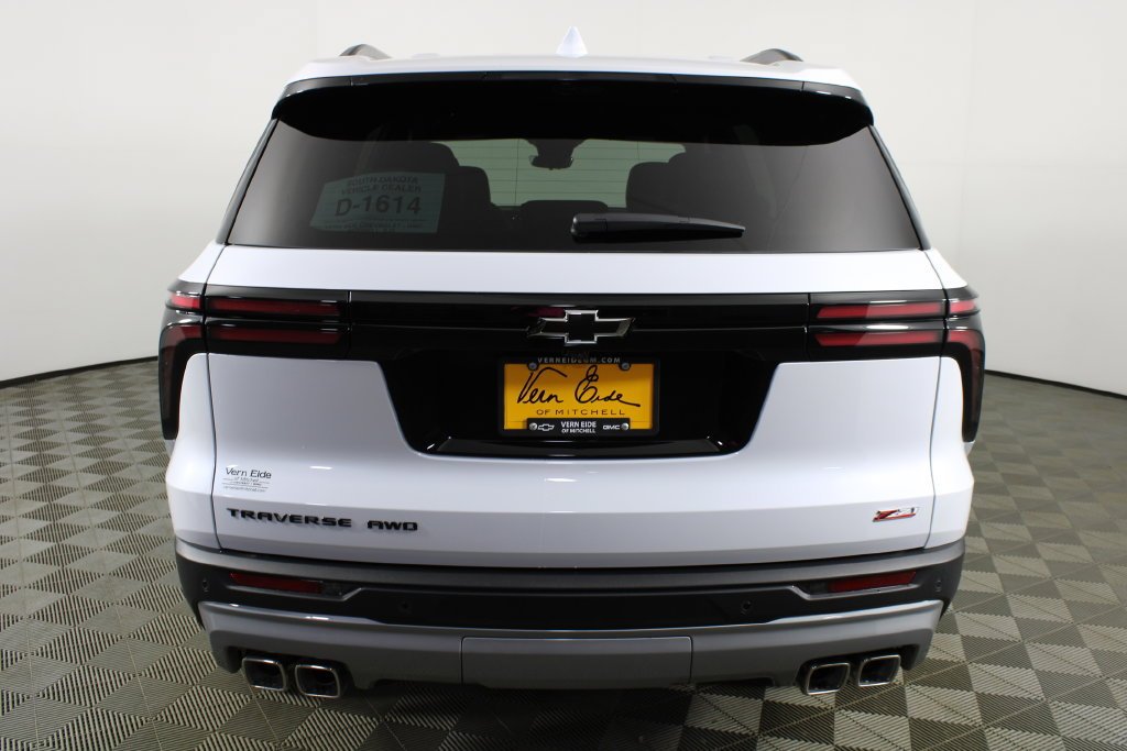 2027 Chevrolet Traverse Z71 - Photo 6