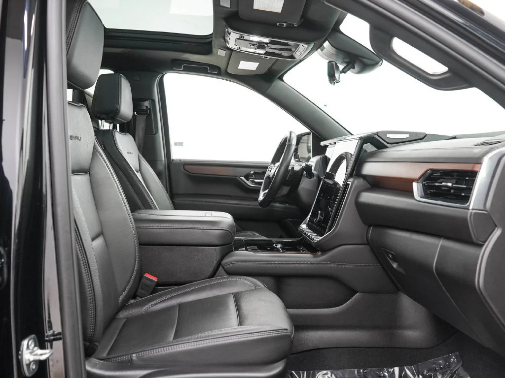 Used 2025 Onyx Black GMC Denali image 12
