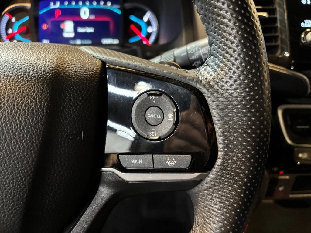 Used 2019 White Diamond Pearl Honda Touring image 13