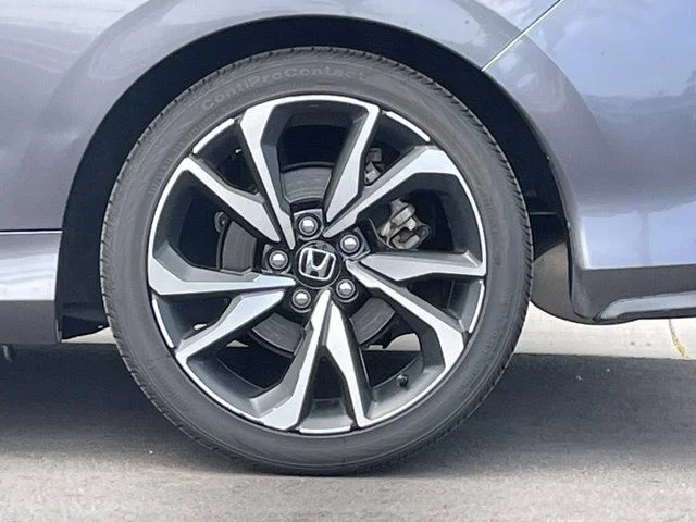 Certified Used 2017 Modern Steel Metallic Honda Si image 19