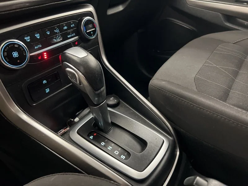 Used 2020 Blue Ford SE image 32