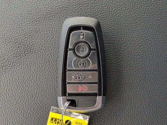 New 2026 Carbonized Gray Metallic Ford XLT image 31
