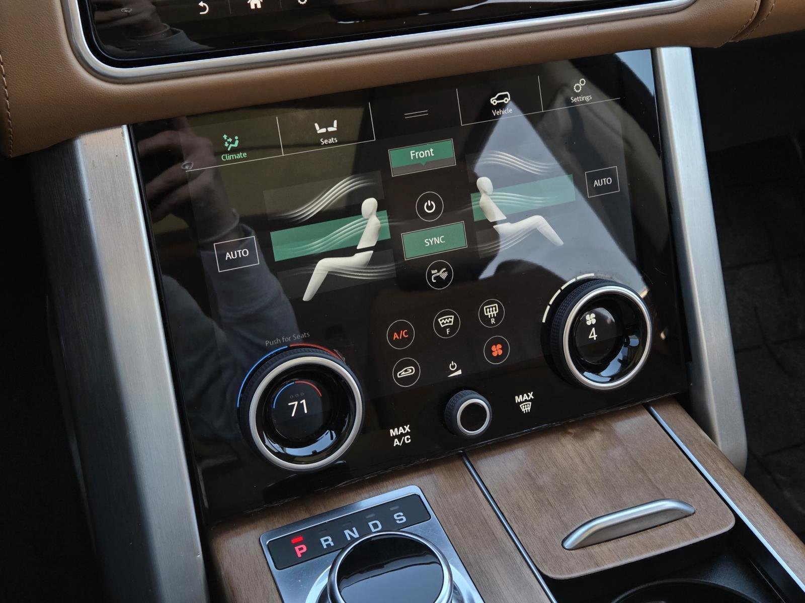 Used 2019 Silicon Silver Premium Metallic Land Rover Autobiography image 28
