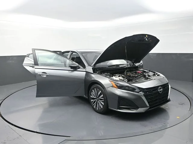 Used 2024 Gray Nissan 2.5 SV image 29