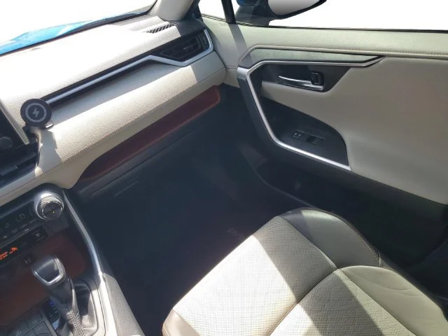 Used 2019 Blue Flame Toyota Adventure image 30