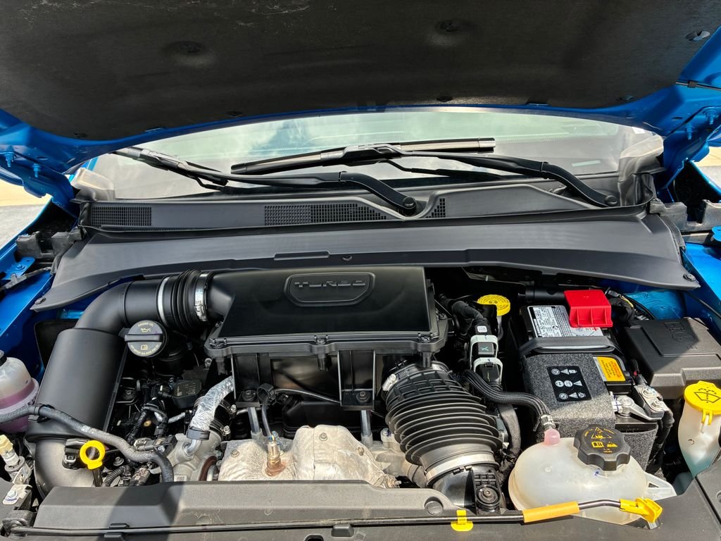 Used 2025 Blue Jeep Latitude image 18