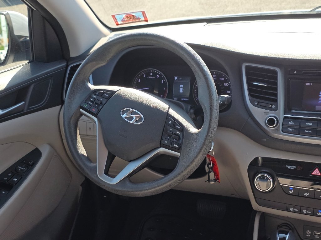 Used 2016 Dazzling White Hyundai SE image 26