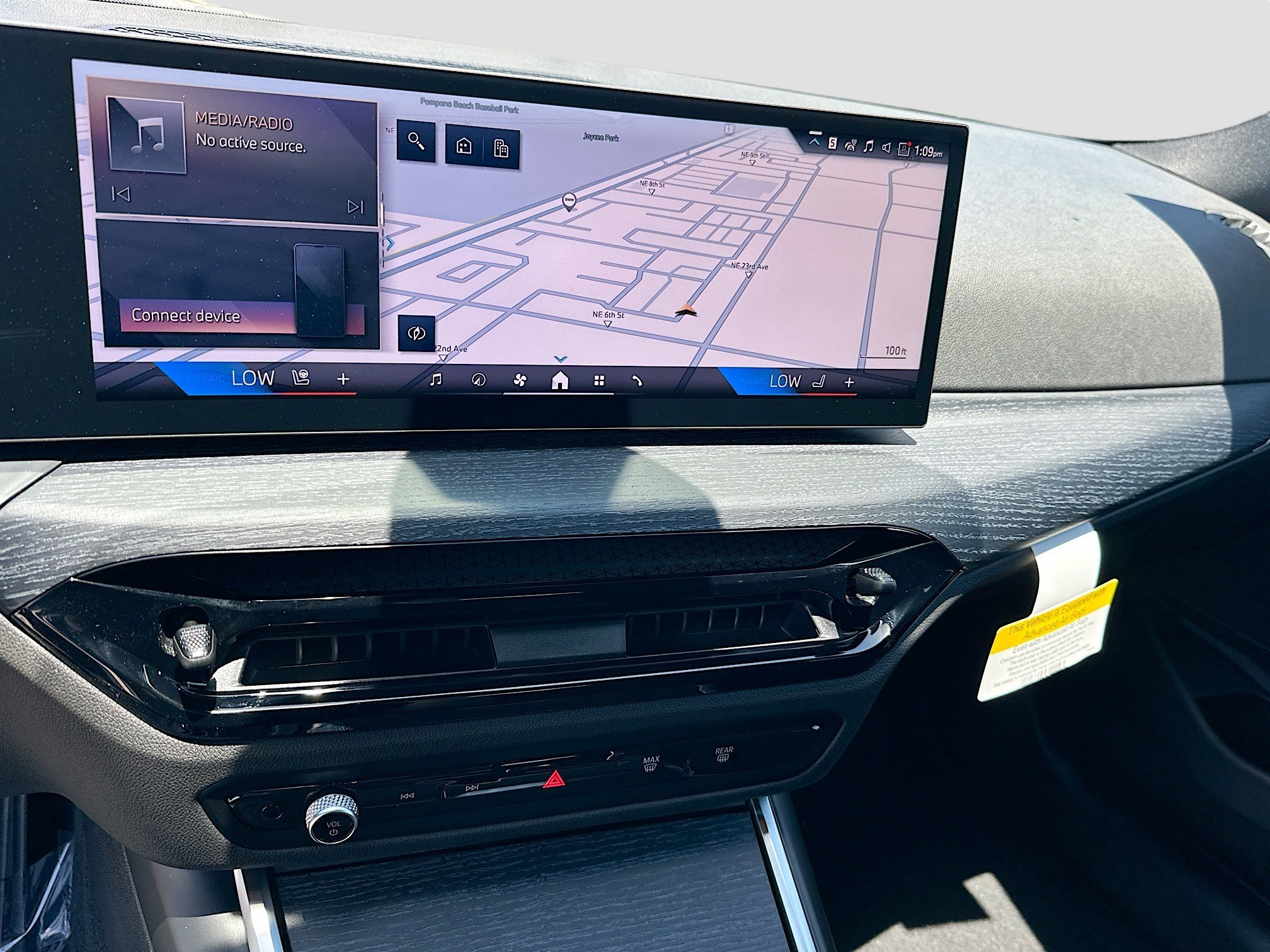 2025 BMW 3 Series 330i - Photo 12