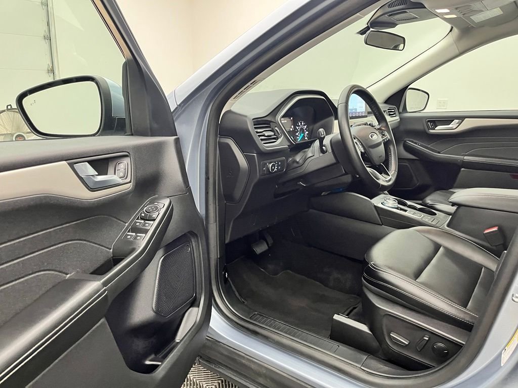 Used 2022 Blue Ford SEL image 18